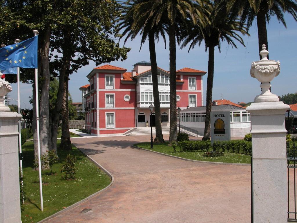 Silken Spa La Hacienda De Don Juan Льянес Екстер'єр фото