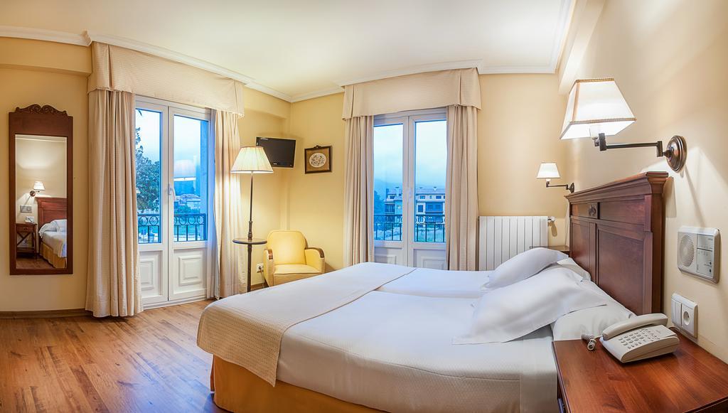 Silken Spa La Hacienda De Don Juan Льянес Екстер'єр фото